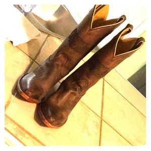 Ole Miss woman’s boots